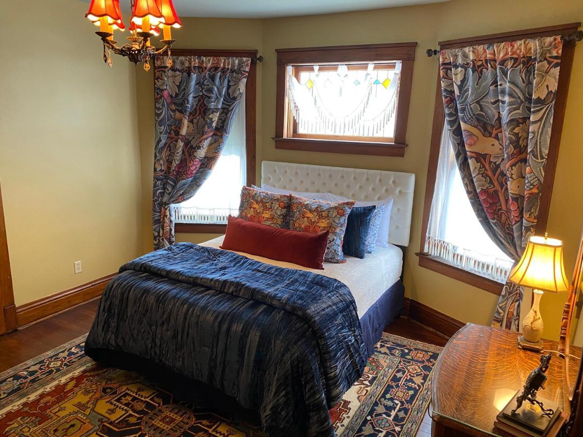 Appartement The Edmond An 1887 Arts & Crafts Gem à Saint Joseph Extérieur photo